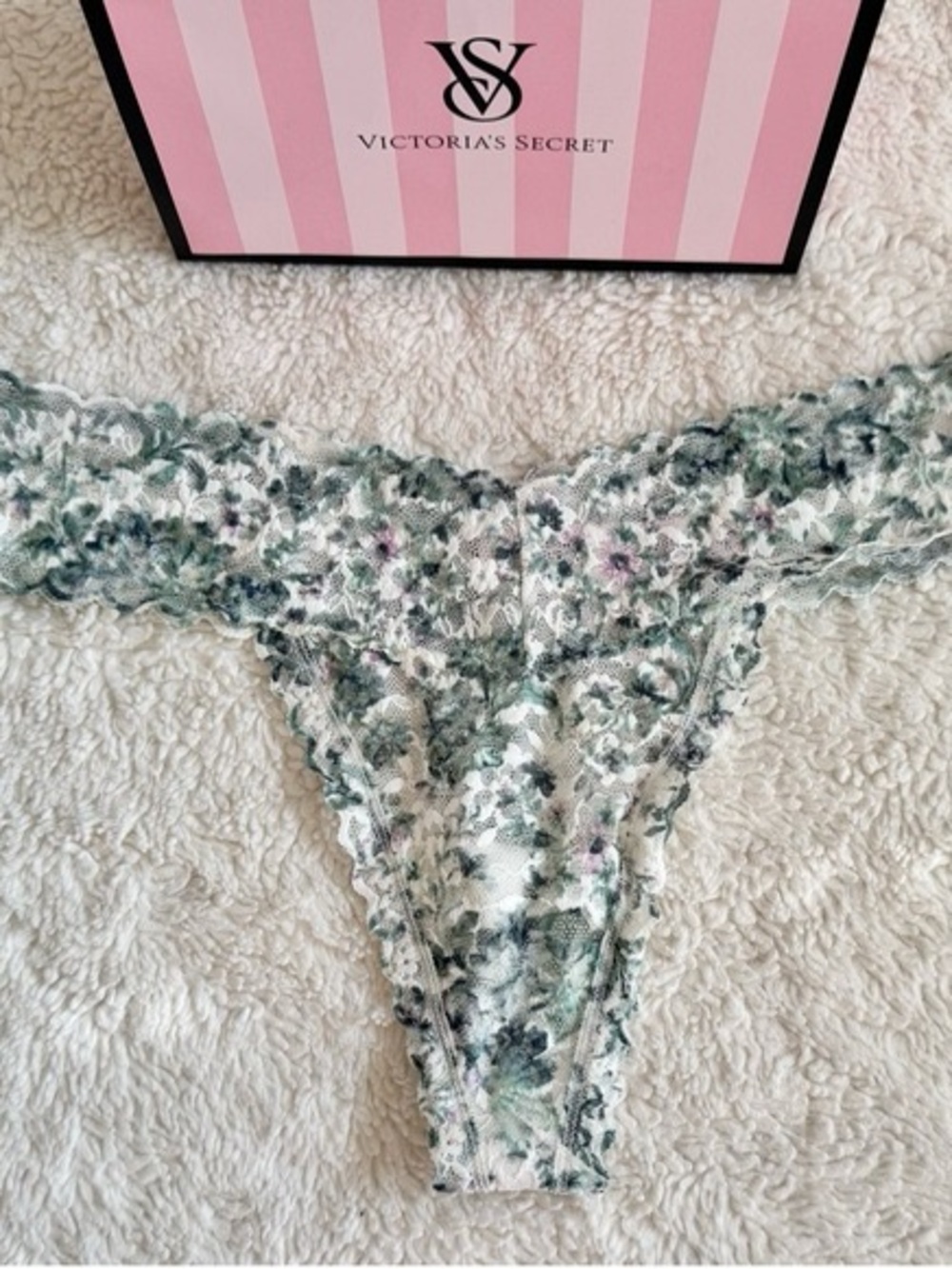 ISO Victoria's Secret Floral Lace Thong - Green & White - S